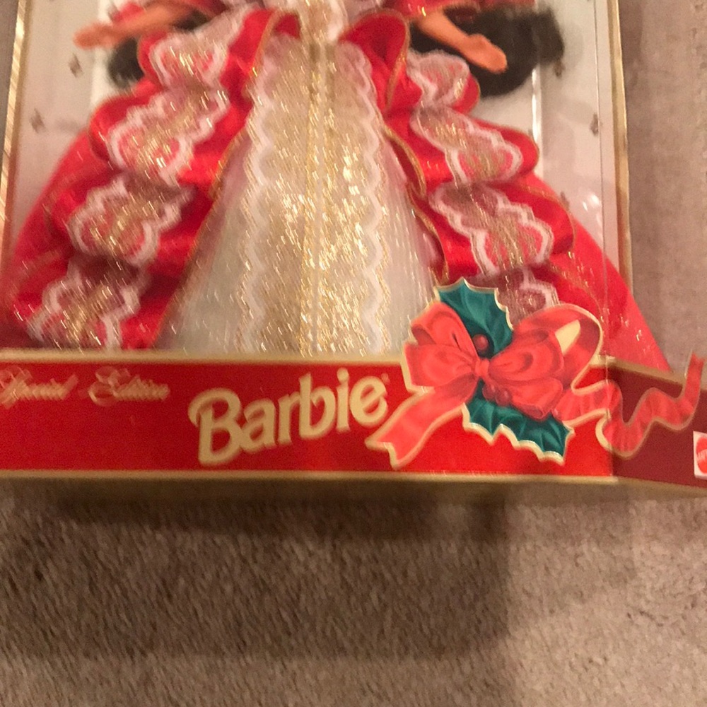 Happy Holidays Barbie Special Edition - Picture 3 of 8